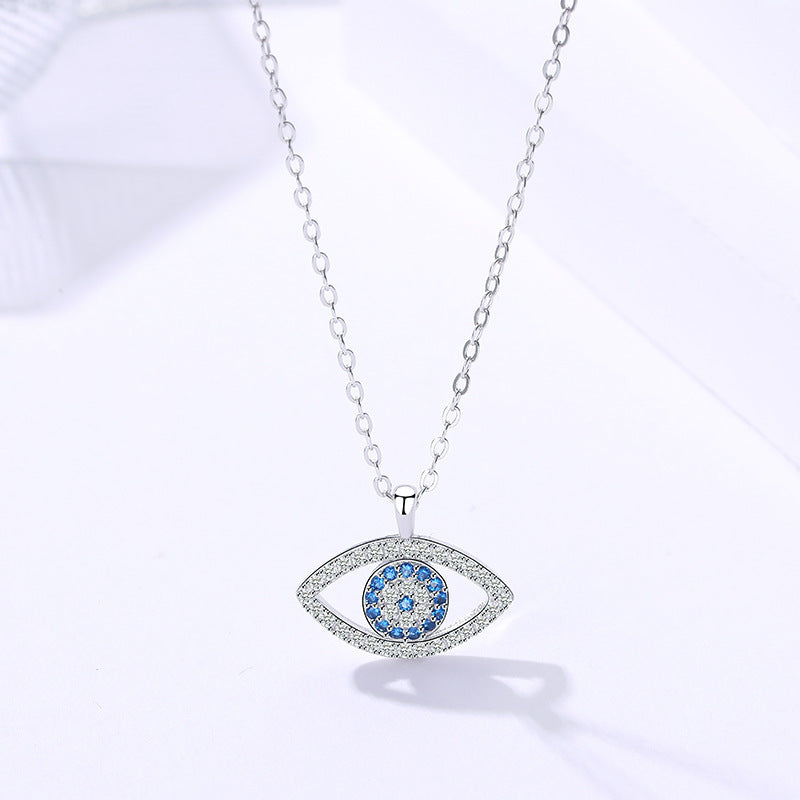 Heart Shaped Four Leaf Clover Pendant Necklace