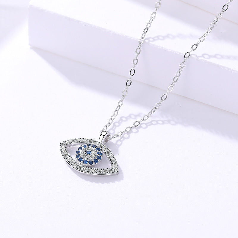 Heart Shaped Four Leaf Clover Pendant Necklace