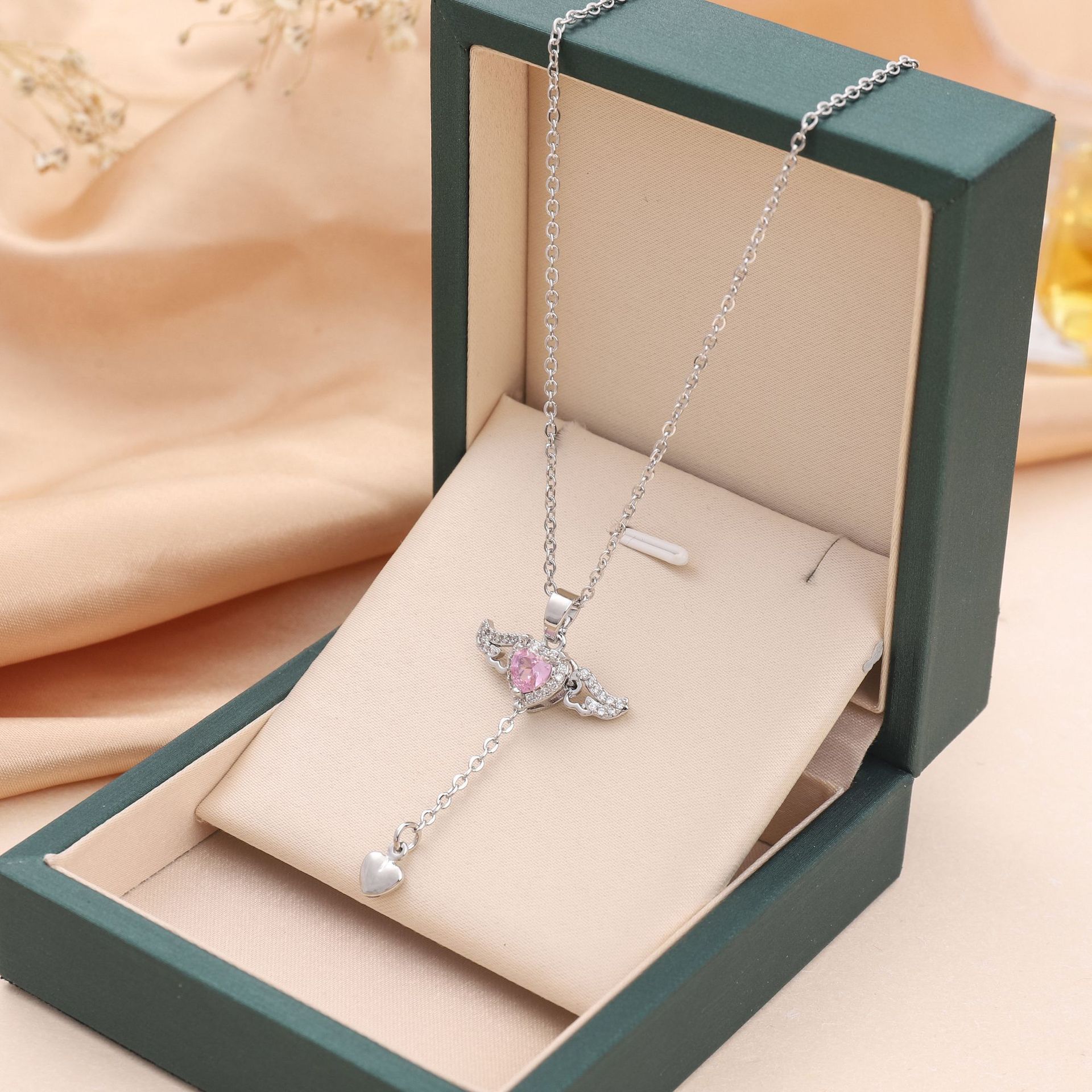 Moving Heart Angel Wings Tassel Necklace